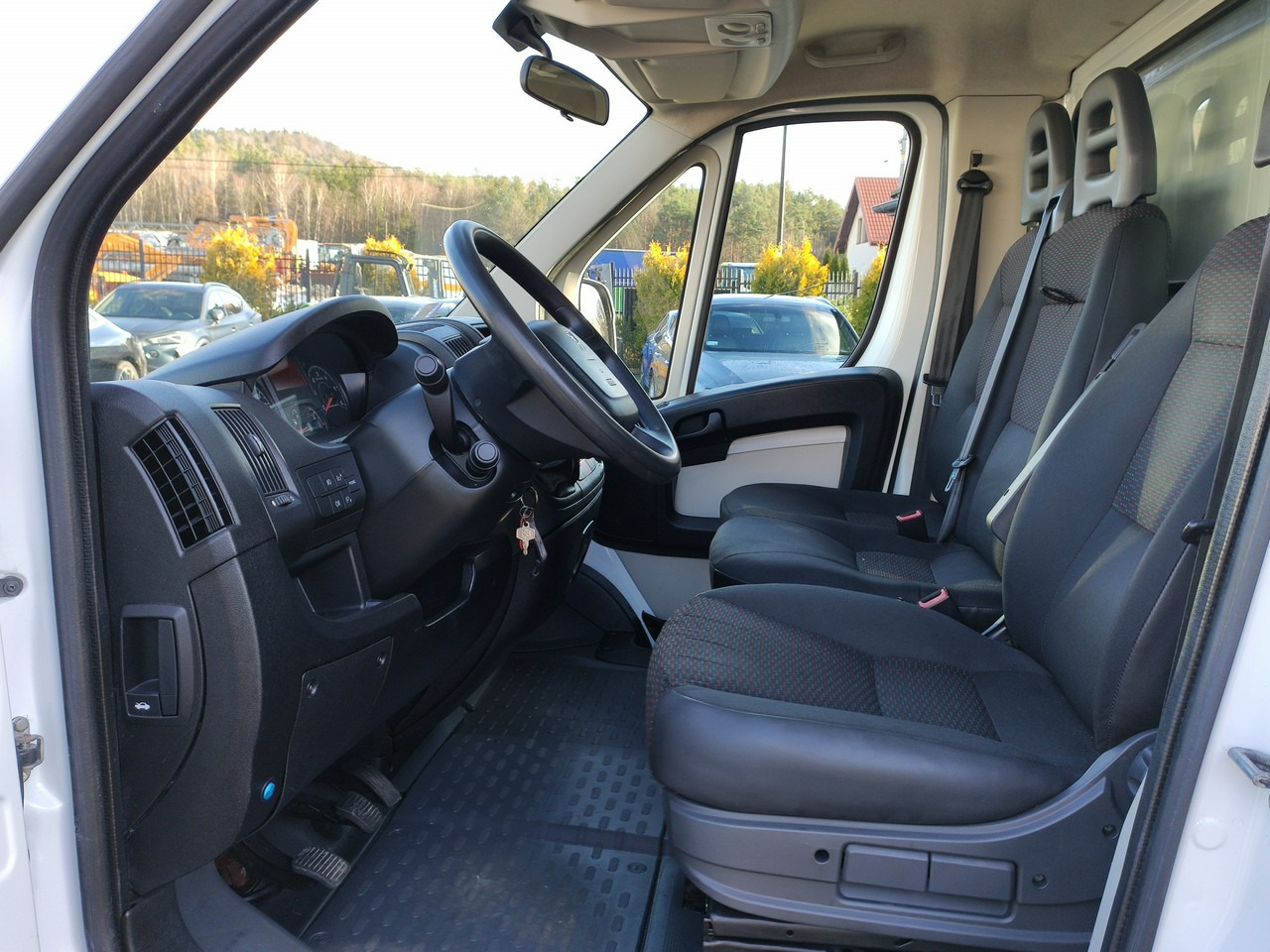 Closed box van Peugeot Boxer: picture 9