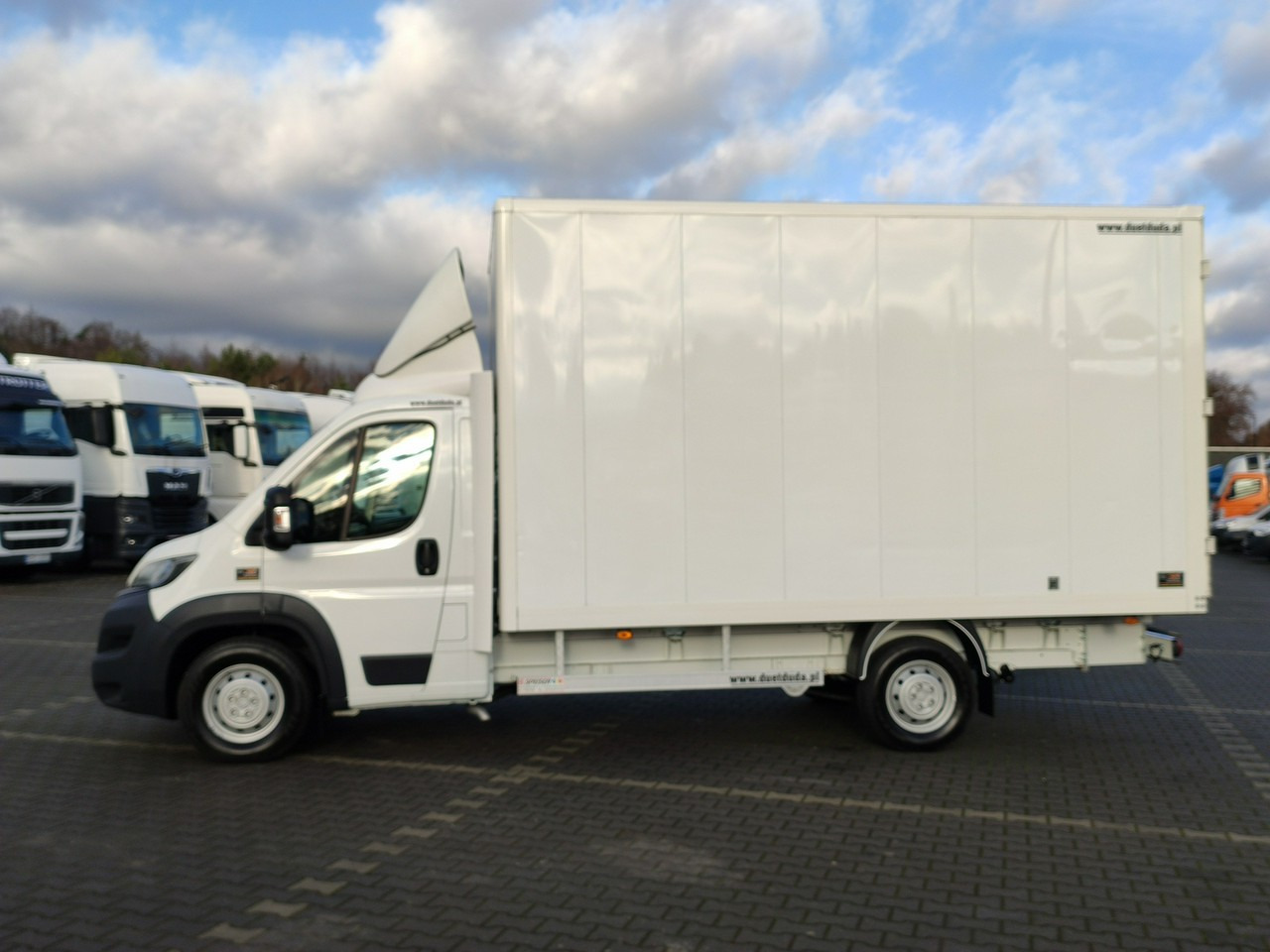 Closed box van Peugeot Boxer: picture 16