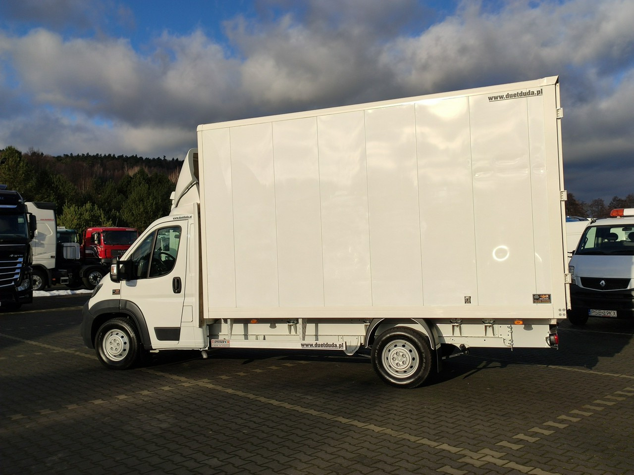 Closed box van Peugeot Boxer: picture 17