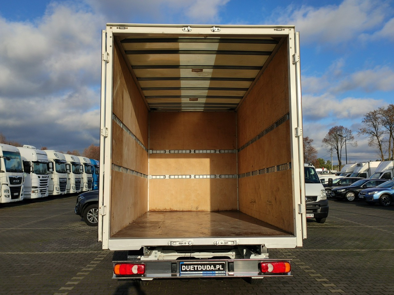 Closed box van Peugeot Boxer: picture 8