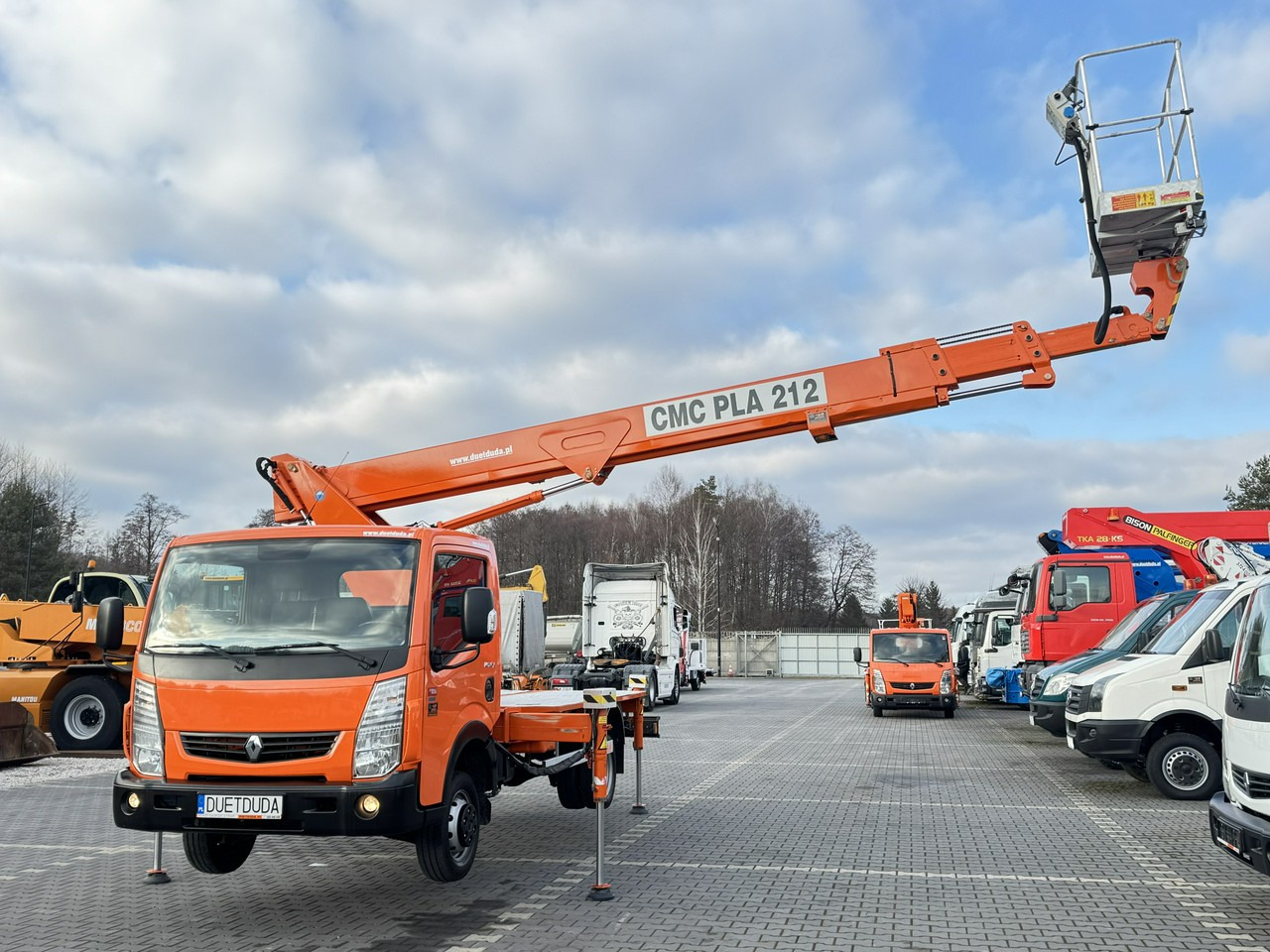 Renault Maxity - Truck with aerial platform: picture 4 Renault Maxity - Truck with aerial platform: picture 4