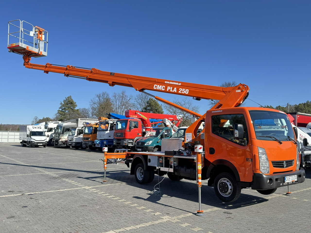 Renault Maxity - Truck with aerial platform: picture 4 Renault Maxity - Truck with aerial platform: picture 4