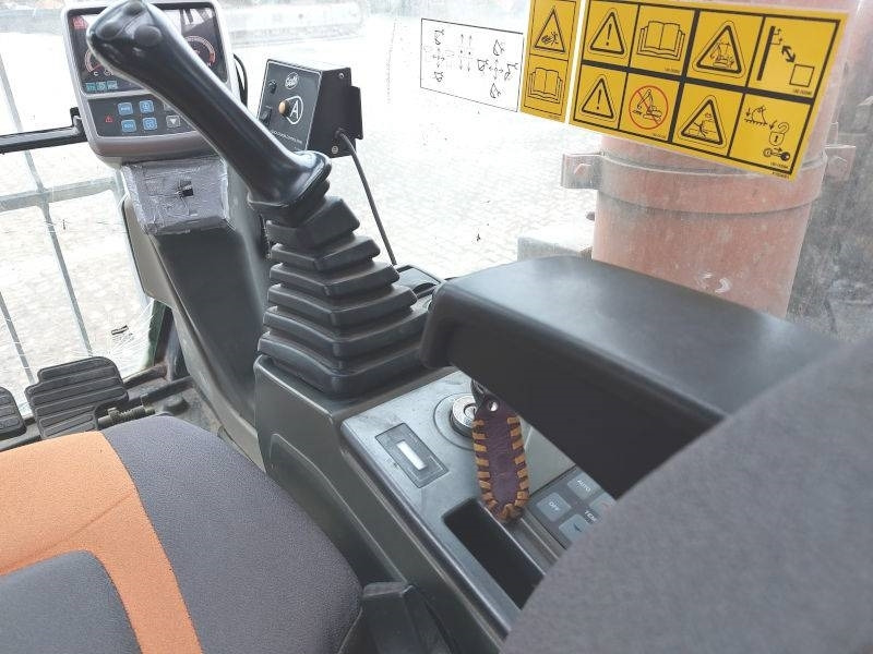 Demolition excavator Doosan DX 420 LC: picture 14