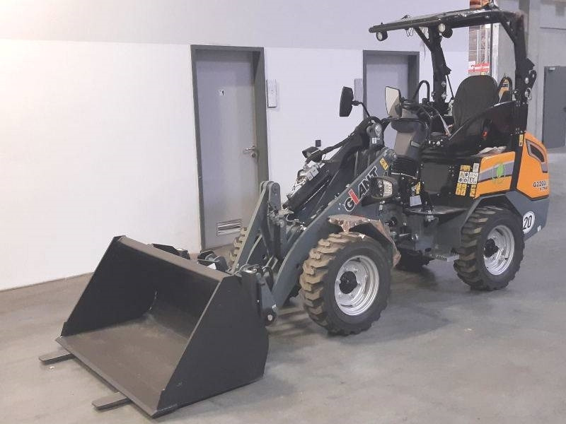 Giant G 2200 E X-Tra Elektro / electric  - Skid steer loader: picture 2 Giant G 2200 E X-Tra Elektro / electric  - Skid steer loader: picture 2