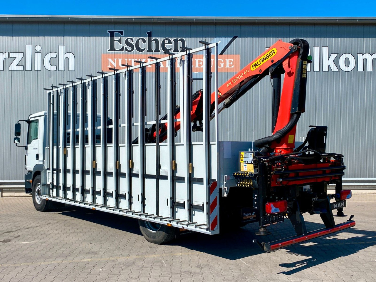 MAN TGM 18.290| Glas/HEGLA*PK12002*Funk*3x Sitze*AHK - Dropside/ Flatbed truck, Crane truck: picture 4 MAN TGM 18.290| Glas/HEGLA*PK12002*Funk*3x Sitze*AHK - Dropside/ Flatbed truck, Crane truck: picture 4