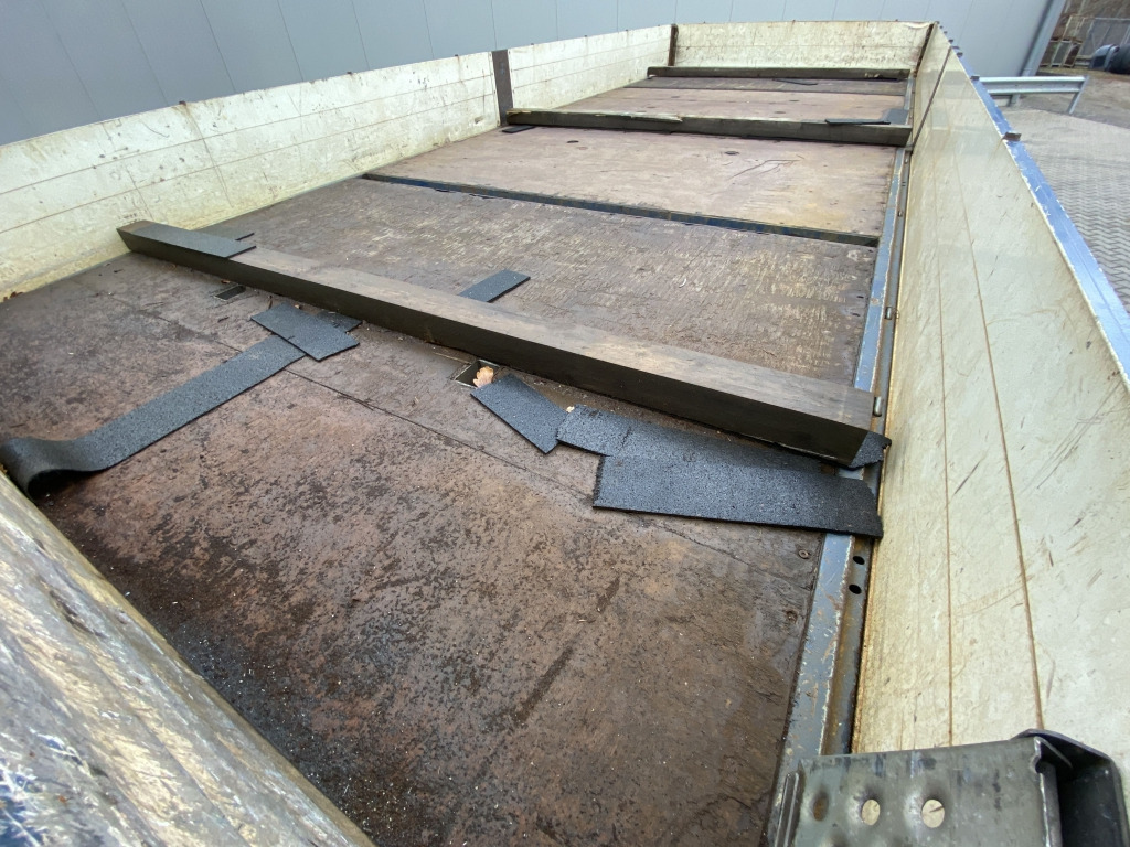 Mercedes-Benz 1224 L Atego / MKG-Faltkran - Dropside/ Flatbed truck, Crane truck: picture 2 Mercedes-Benz 1224 L Atego / MKG-Faltkran - Dropside/ Flatbed truck, Crane truck: picture 2