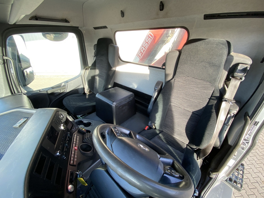 Mercedes-Benz 1832 4x2 / Fassi Kran - Tipper, Crane truck: picture 5 Mercedes-Benz 1832 4x2 / Fassi Kran - Tipper, Crane truck: picture 5