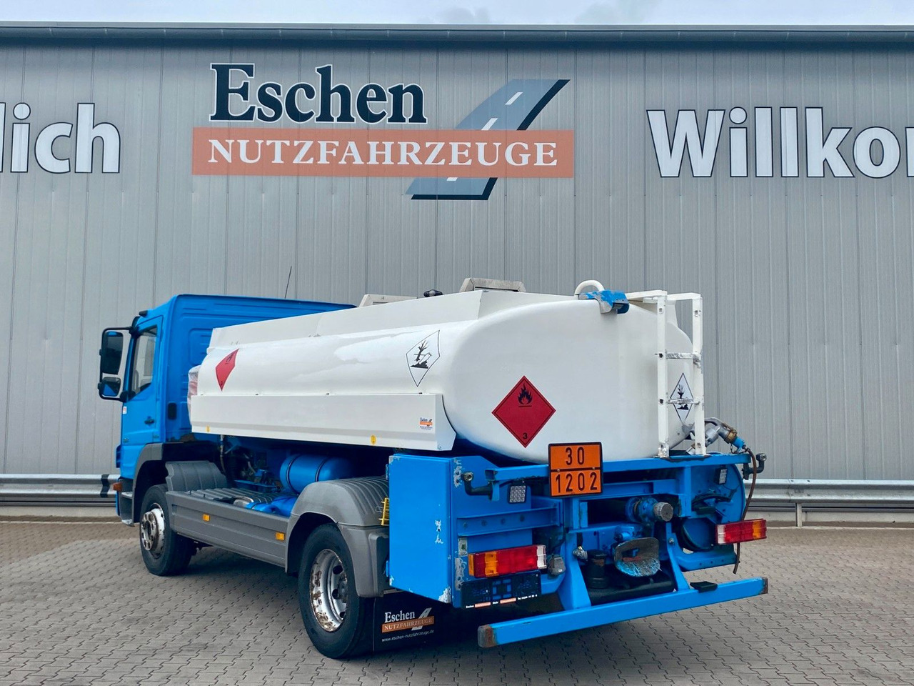 Mercedes-Benz Atego 1318 | Esterer A3*7480ltr*AHK*1.Hand - Tanker truck: picture 3 Mercedes-Benz Atego 1318 | Esterer A3*7480ltr*AHK*1.Hand - Tanker truck: picture 3