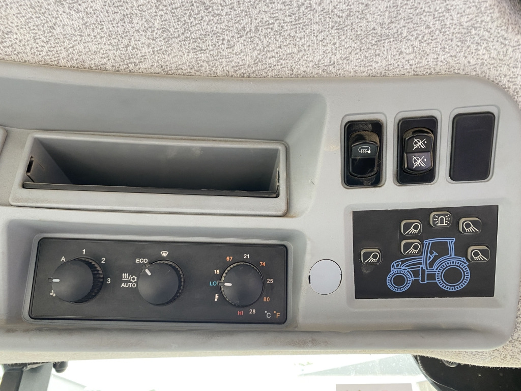 Farm tractor New Holland T7.315 AC 4x4: picture 12