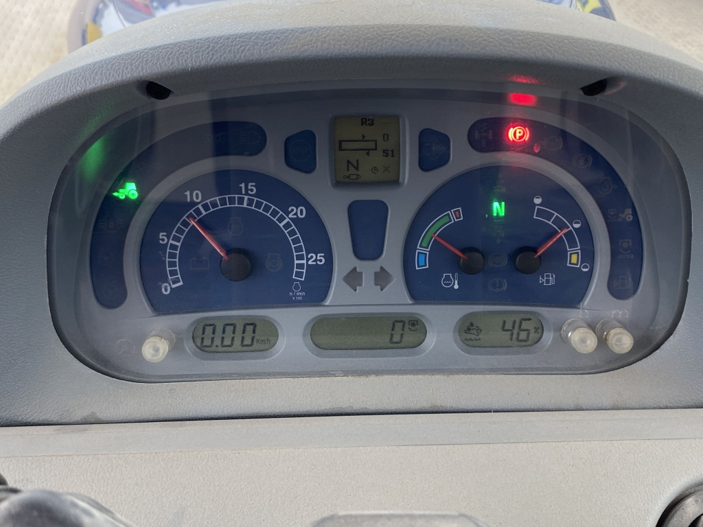 Farm tractor New Holland T7.315 AC 4x4: picture 11