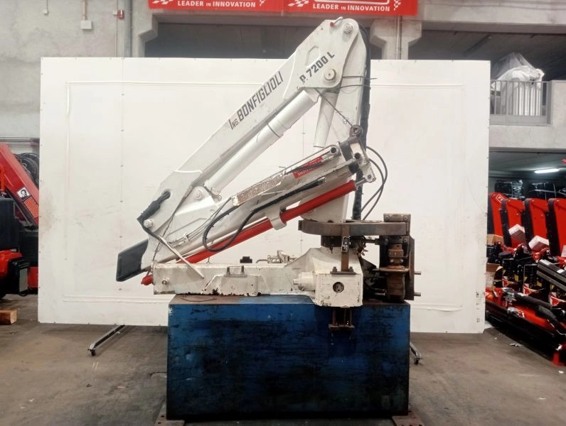 Grúa Bonfiglioli P.7200L - Truck mounted crane for Truck: picture 1 Grúa Bonfiglioli P.7200L - Truck mounted crane for Truck: picture 1