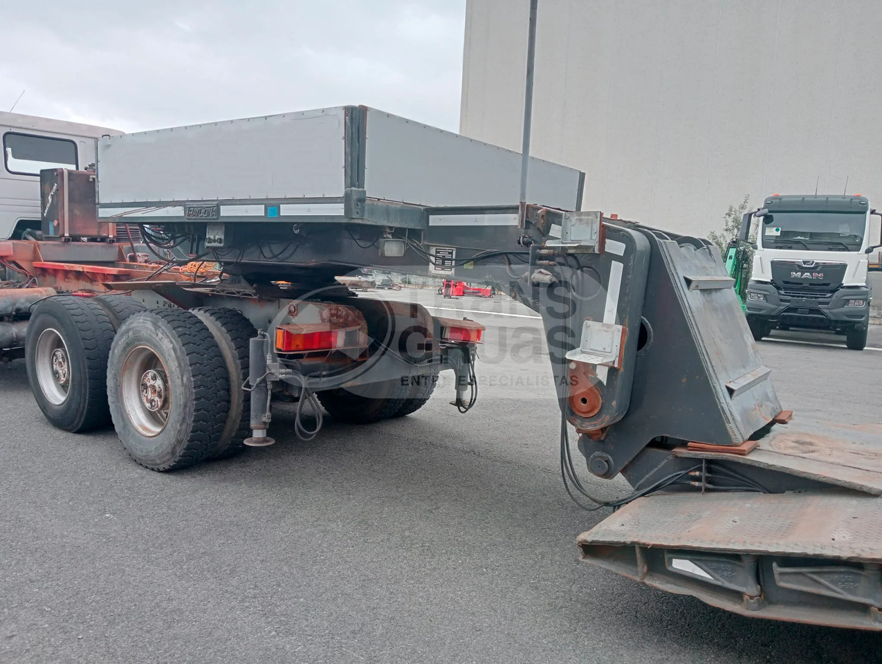 Semirremolque cama rebajado Traylona GP3BMA 13T - Low loader semi-trailer: picture 4 Semirremolque cama rebajado Traylona GP3BMA 13T - Low loader semi-trailer: picture 4
