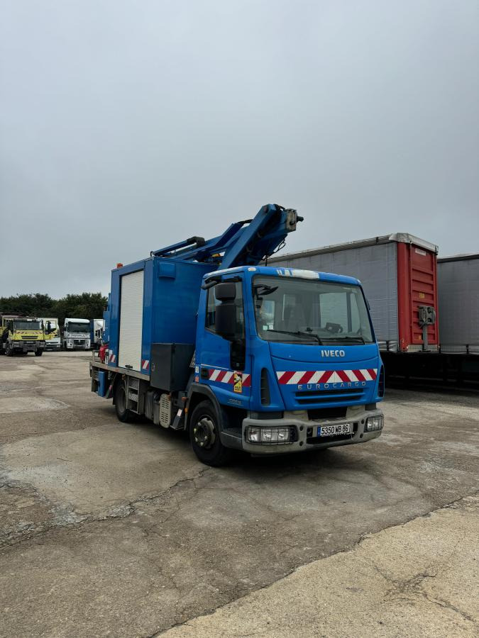Iveco Eurocargo 100E18 - Truck with aerial platform: picture 3 Iveco Eurocargo 100E18 - Truck with aerial platform: picture 3