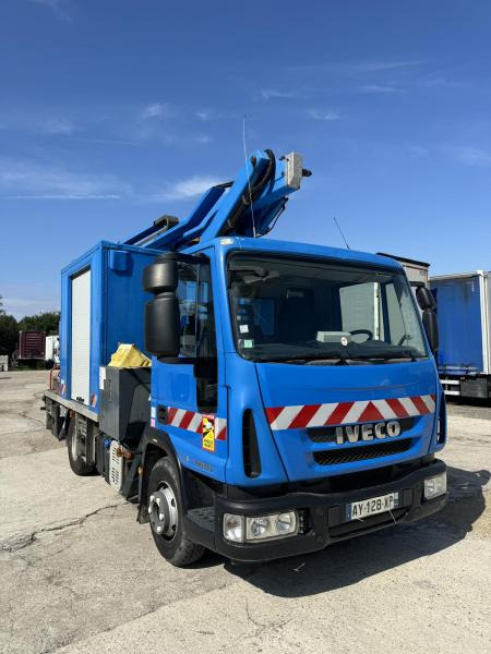 Iveco Eurocargo 100E18 - Truck with aerial platform: picture 1 Iveco Eurocargo 100E18 - Truck with aerial platform: picture 1