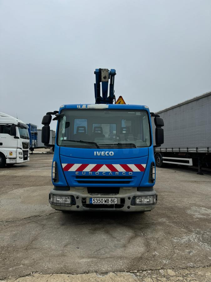 Iveco Eurocargo 100E18 - Truck with aerial platform: picture 2 Iveco Eurocargo 100E18 - Truck with aerial platform: picture 2
