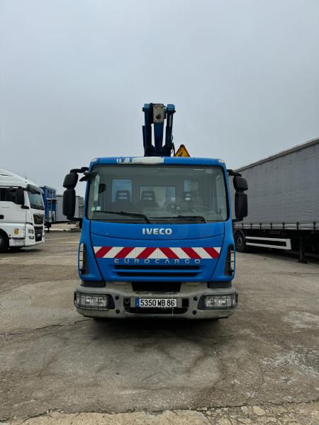 Iveco Eurocargo 100E19 - Truck with aerial platform: picture 2 Iveco Eurocargo 100E19 - Truck with aerial platform: picture 2
