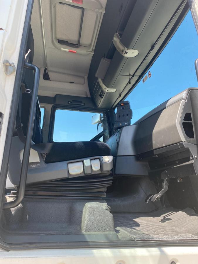 MAN TGX 18.360 - Curtain side truck: picture 5 MAN TGX 18.360 - Curtain side truck: picture 5