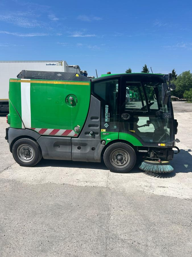 Mathieu Azura MC210 - Road sweeper: picture 5 Mathieu Azura MC210 - Road sweeper: picture 5