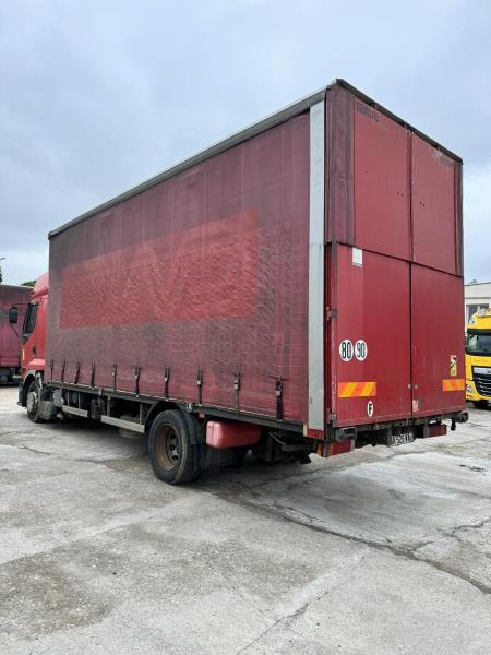 Renault Premium - Curtain side truck: picture 3 Renault Premium - Curtain side truck: picture 3