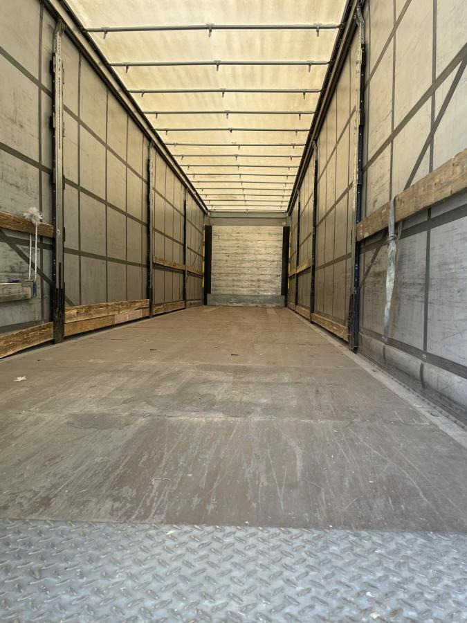 Schmitz Cargobull - Curtainsider semi-trailer: picture 3 Schmitz Cargobull - Curtainsider semi-trailer: picture 3