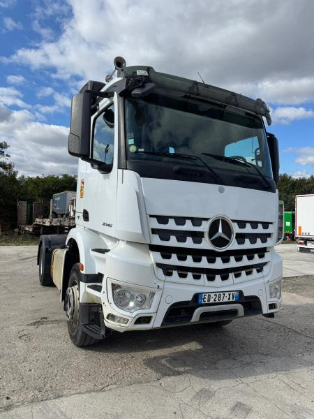 Tractor truck Mercedes Arocs 2045: picture 1