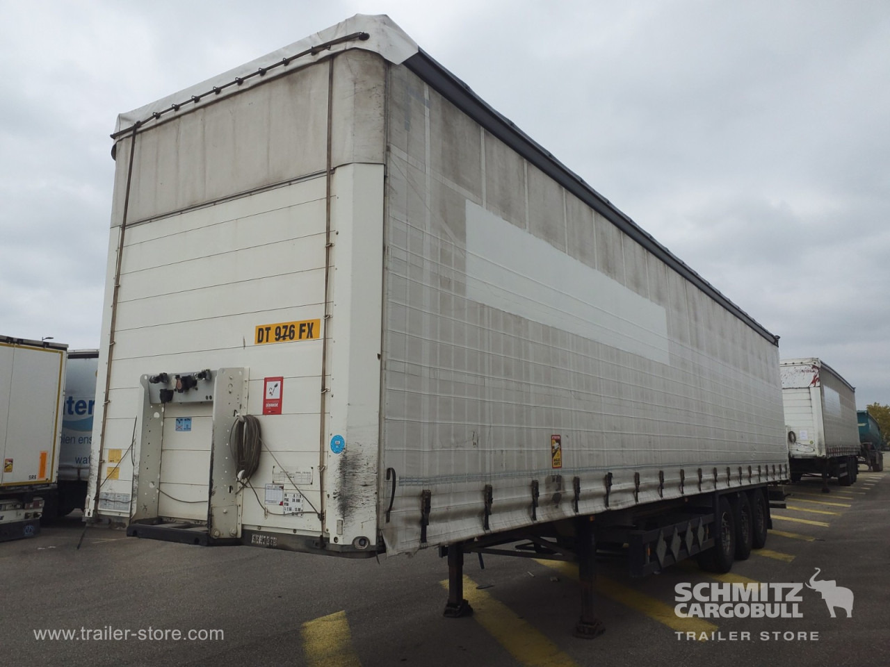 SCHMITZ Curtainsider Standard - Curtainsider semi-trailer: picture 4 SCHMITZ Curtainsider Standard - Curtainsider semi-trailer: picture 4