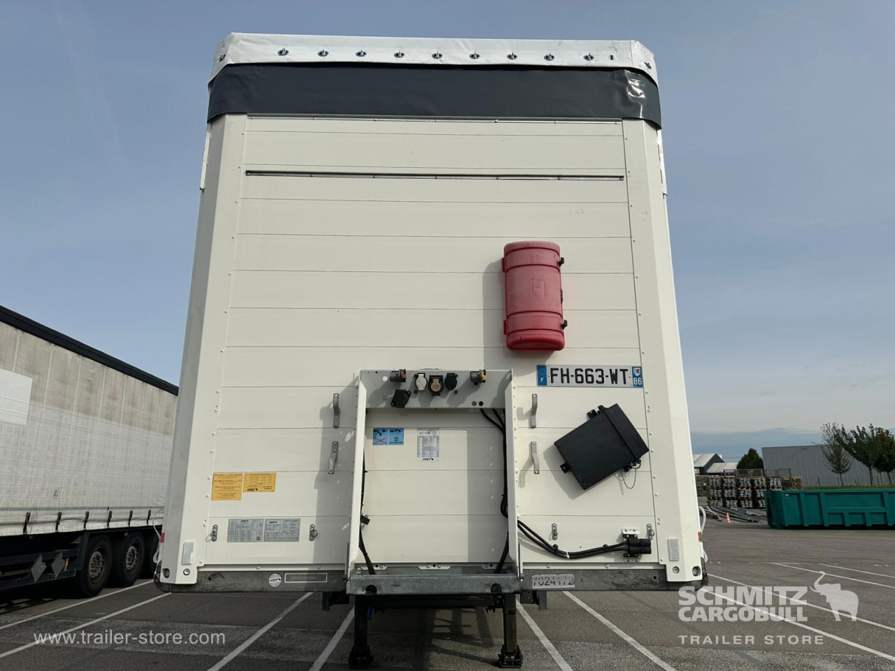 Curtainsider semi-trailer SCHMITZ Curtainsider Standard Taillift: picture 10 Curtainsider semi-trailer SCHMITZ Curtainsider Standard Taillift: picture 10