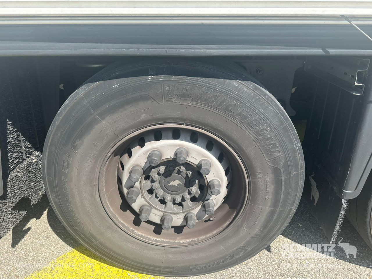 SCHMITZ Frigo standard Taillift - Isothermal semi-trailer: picture 3 SCHMITZ Frigo standard Taillift - Isothermal semi-trailer: picture 3