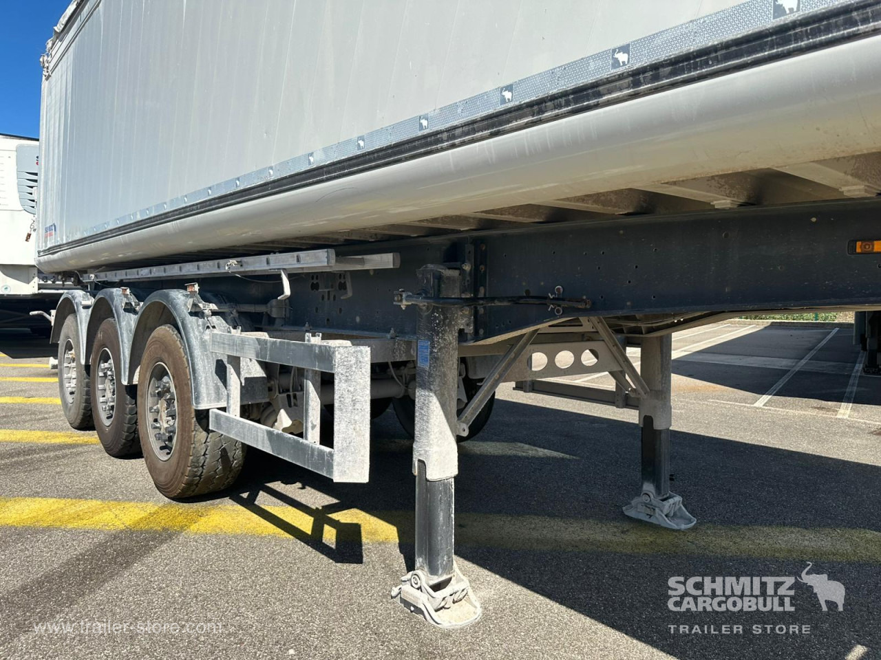 SCHMITZ Tipper Alu-square sided body 39m³ - Tipper semi-trailer: picture 4 SCHMITZ Tipper Alu-square sided body 39m³ - Tipper semi-trailer: picture 4