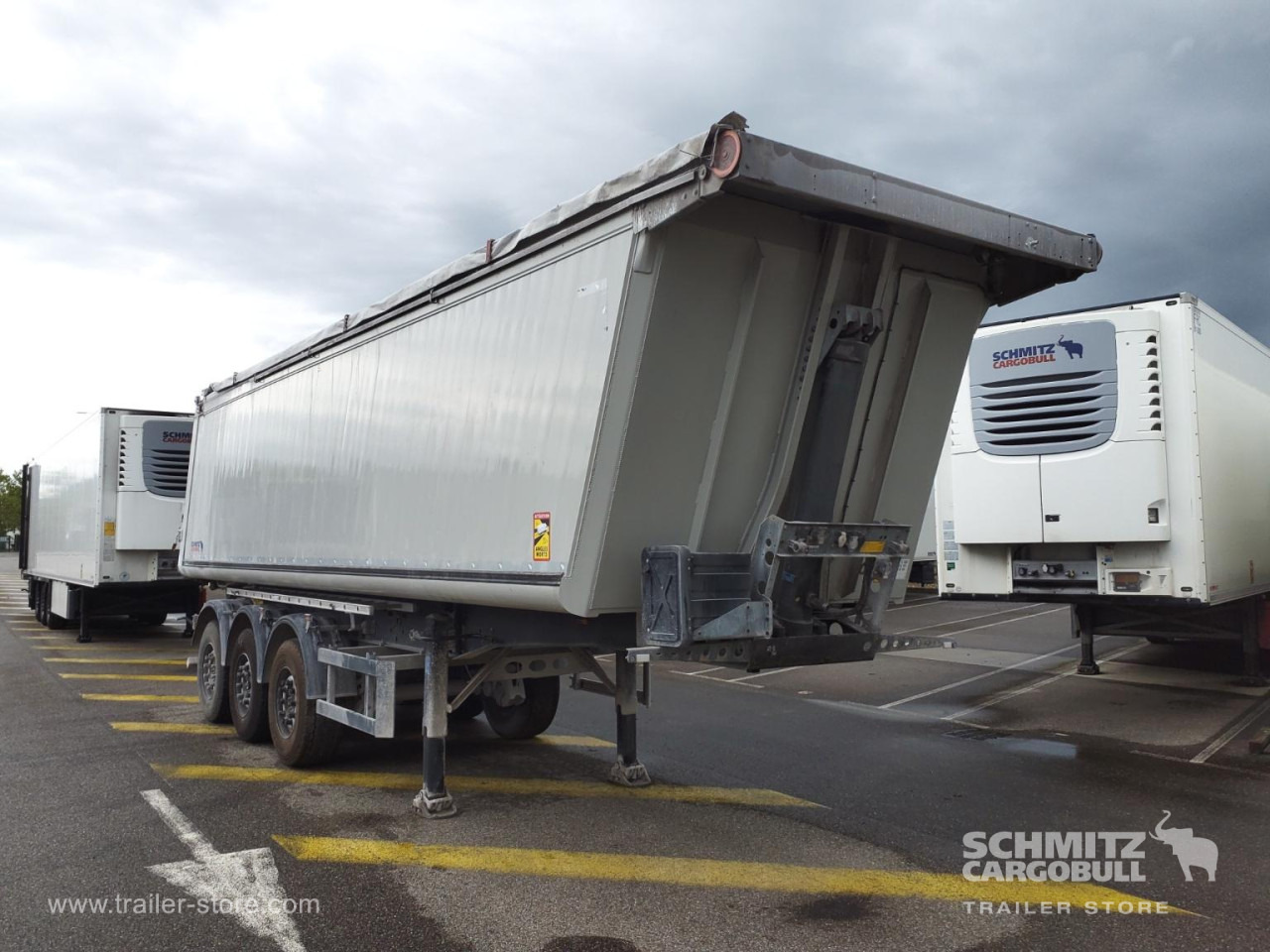 SCHMITZ Tipper Alu-square sided body 39m³ - Tipper semi-trailer: picture 1 SCHMITZ Tipper Alu-square sided body 39m³ - Tipper semi-trailer: picture 1