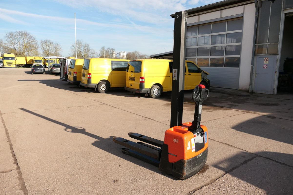 BT HWE 100 Elektro Batterie 11/2024 - Pallet truck: picture 2 BT HWE 100 Elektro Batterie 11/2024 - Pallet truck: picture 2