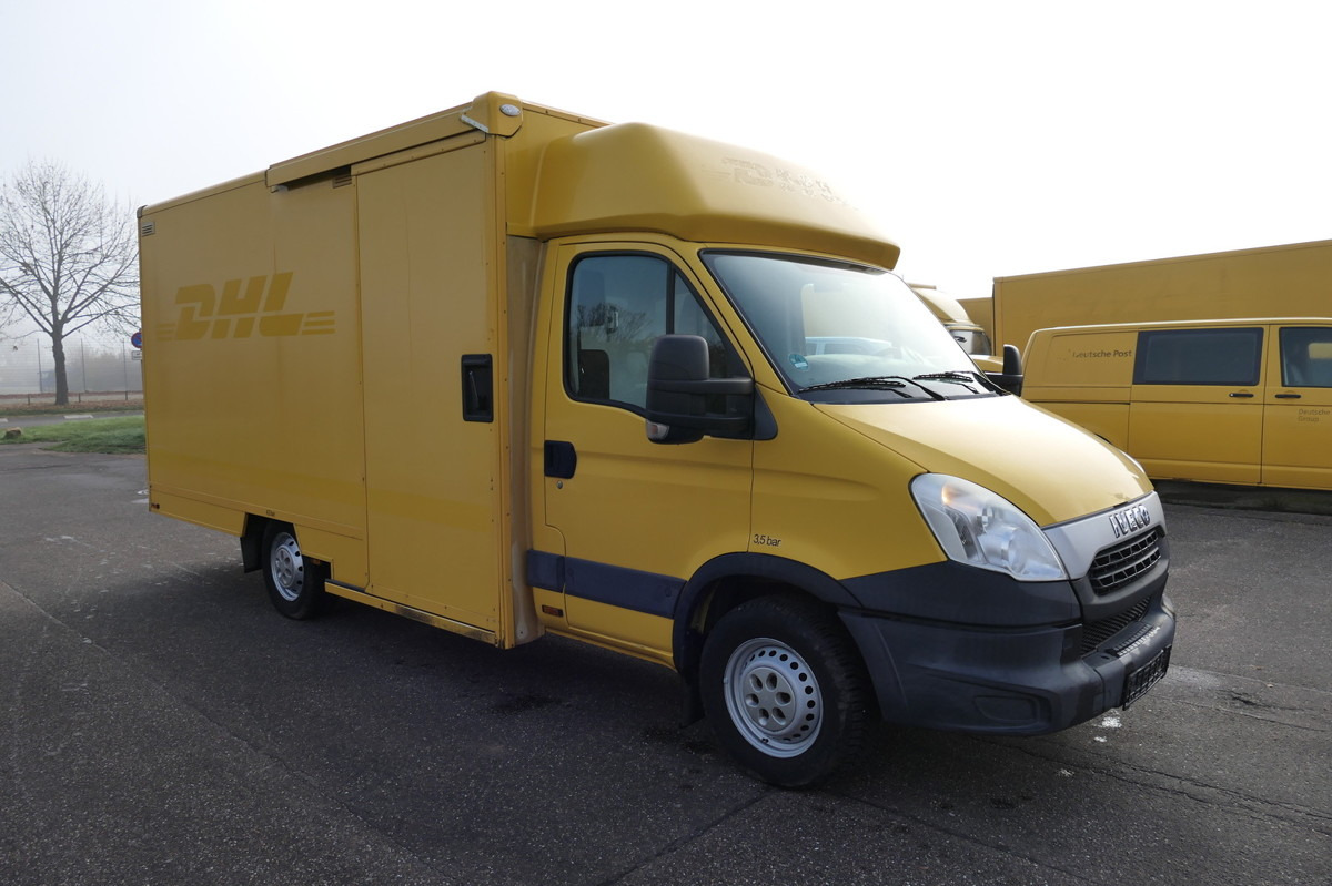 IVECO Daily 35 S11 C30C AUTOMATIK KAMERA Regale LUFT D - Closed box van: picture 2 IVECO Daily 35 S11 C30C AUTOMATIK KAMERA Regale LUFT D - Closed box van: picture 2