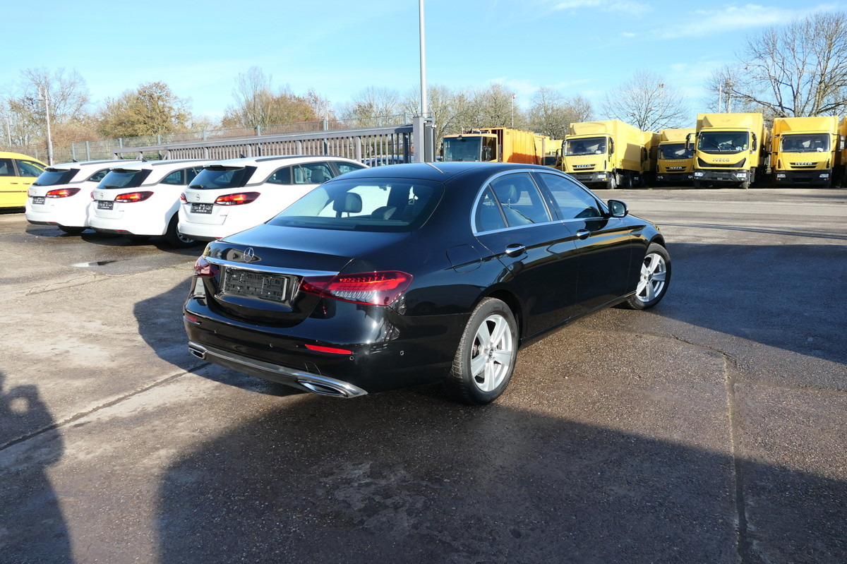 MERCEDES-BENZ E 220 d AVANTGARDE KLIMA - Sedan: picture 4 MERCEDES-BENZ E 220 d AVANTGARDE KLIMA - Sedan: picture 4