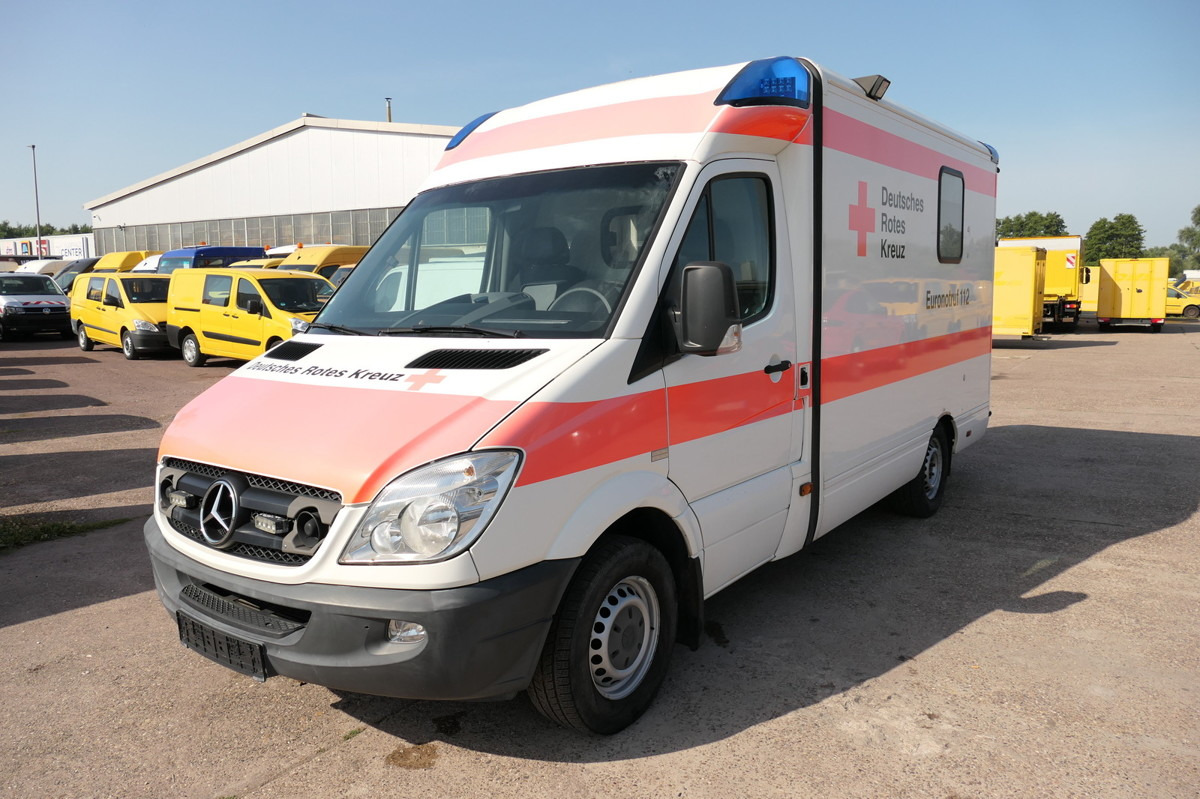 MERCEDES-BENZ Sprinter 316 CDI KLIMA Krankenwagen - Ambulance: picture 2 MERCEDES-BENZ Sprinter 316 CDI KLIMA Krankenwagen - Ambulance: picture 2
