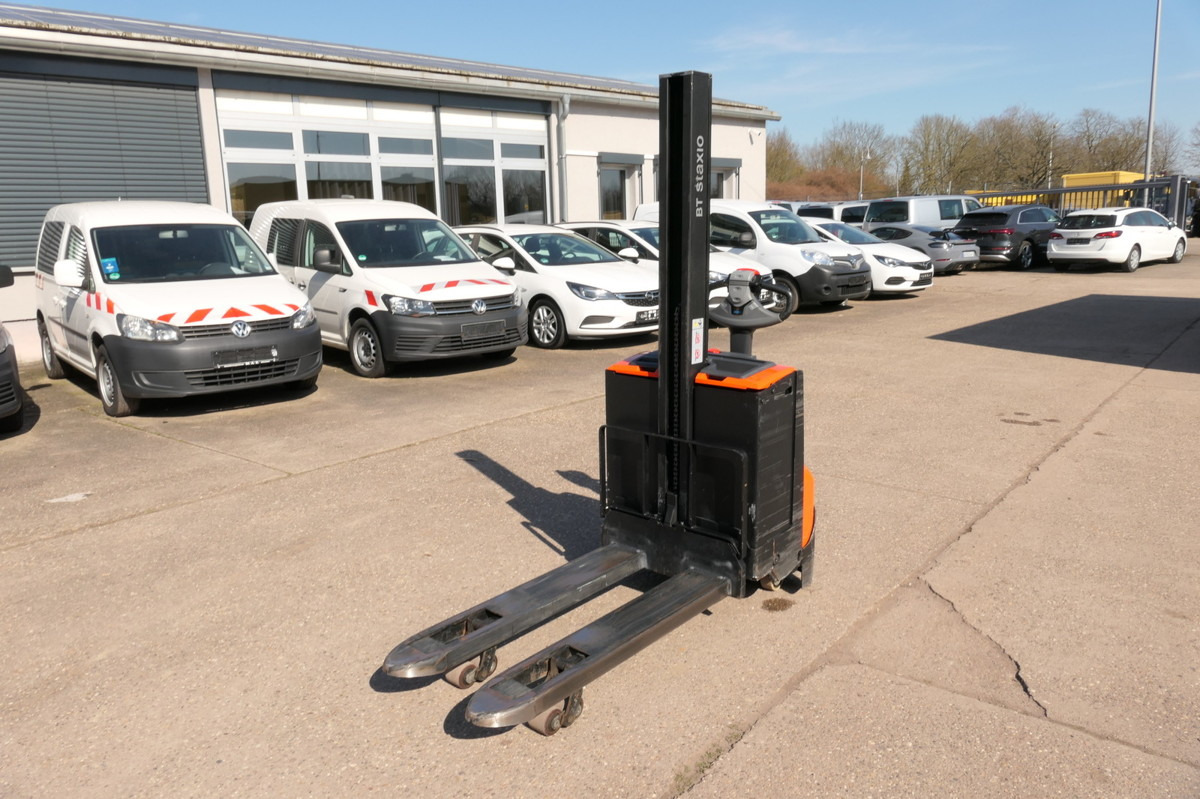 TOYOTA SWE 080L - Pallet truck: picture 2 TOYOTA SWE 080L - Pallet truck: picture 2