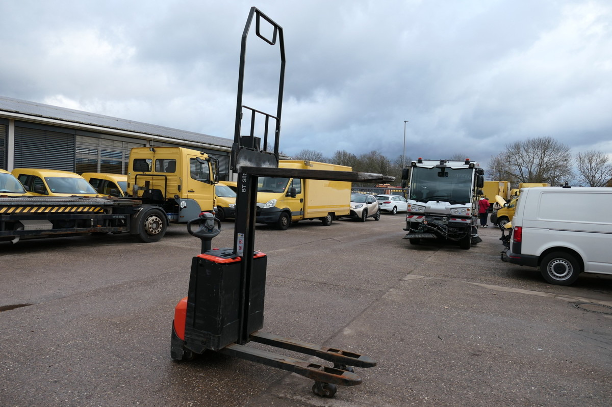 TOYOTA SWE 080L - Pallet truck: picture 1 TOYOTA SWE 080L - Pallet truck: picture 1