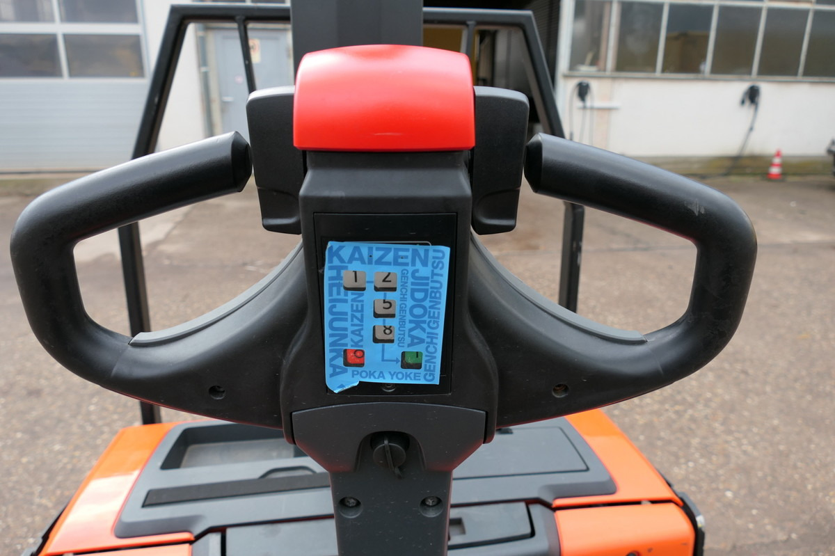 TOYOTA SWE 080L - Pallet truck: picture 5 TOYOTA SWE 080L - Pallet truck: picture 5