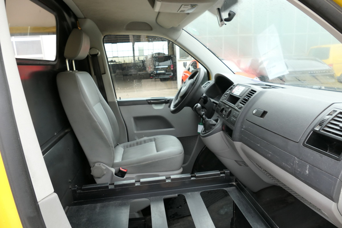 Interior photo 3: Small van VW T5 Transporter 2.0 TDI EURO-5 CoC PARKTRONIK Interior photo 3: Small van VW T5 Transporter 2.0 TDI EURO-5 CoC PARKTRONIK