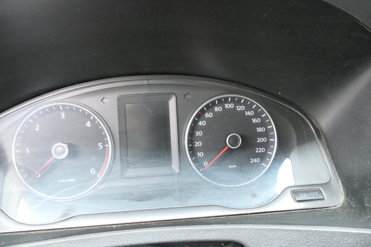 Small van VW T5 Transporter 2.0 TDI EURO-5 CoC PARKTRONIK: picture 10 Small van VW T5 Transporter 2.0 TDI EURO-5 CoC PARKTRONIK: picture 10