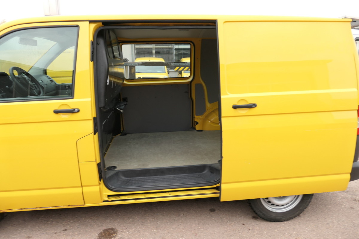 Small van VW T5 Transporter 2.0 TDI EURO-5 CoC PARKTRONIK: picture 5 Small van VW T5 Transporter 2.0 TDI EURO-5 CoC PARKTRONIK: picture 5
