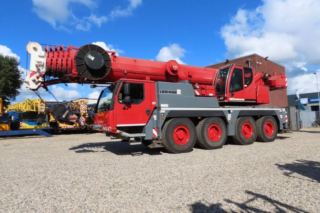 Liebherr LTM 1070-4.2 - All terrain crane: picture 1 Liebherr LTM 1070-4.2 - All terrain crane: picture 1