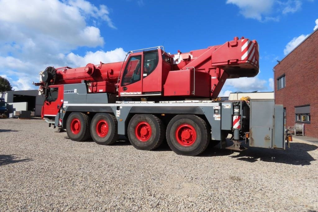 Liebherr LTM 1070-4.2 - All terrain crane: picture 4 Liebherr LTM 1070-4.2 - All terrain crane: picture 4