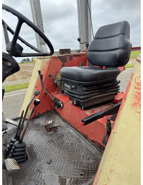Massey Ferguson 675 - Farm tractor: picture 4 Massey Ferguson 675 - Farm tractor: picture 4