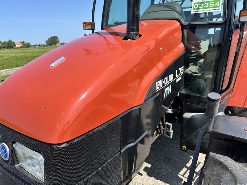 New Holland L 75 - Farm tractor: picture 2 New Holland L 75 - Farm tractor: picture 2