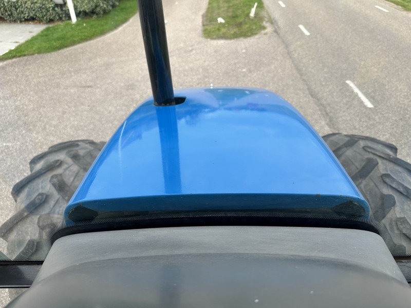 New Holland TS90 - Farm tractor: picture 5 New Holland TS90 - Farm tractor: picture 5