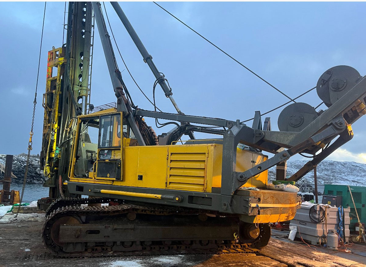 Banut 800 - Pile driver: picture 1 Banut 800 - Pile driver: picture 1