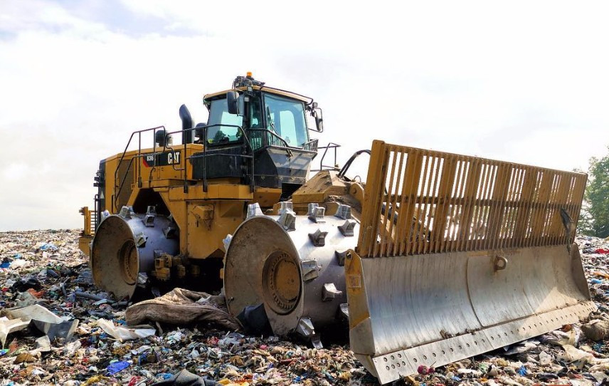 Caterpillar 836K - Compactor: picture 2 Caterpillar 836K - Compactor: picture 2