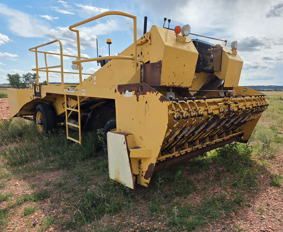 Etnyre ChipSpreader - Asphalt machine: picture 1 Etnyre ChipSpreader - Asphalt machine: picture 1