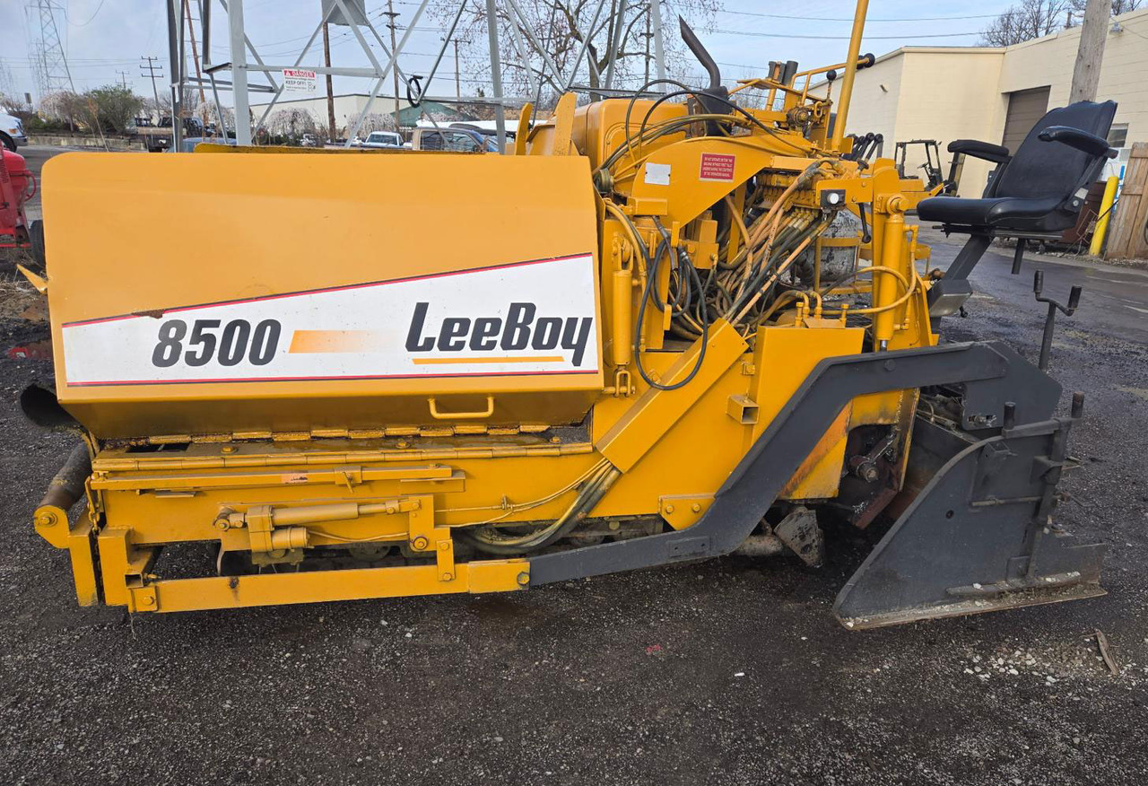 Leeboy 8500 - Asphalt paver: picture 2 Leeboy 8500 - Asphalt paver: picture 2