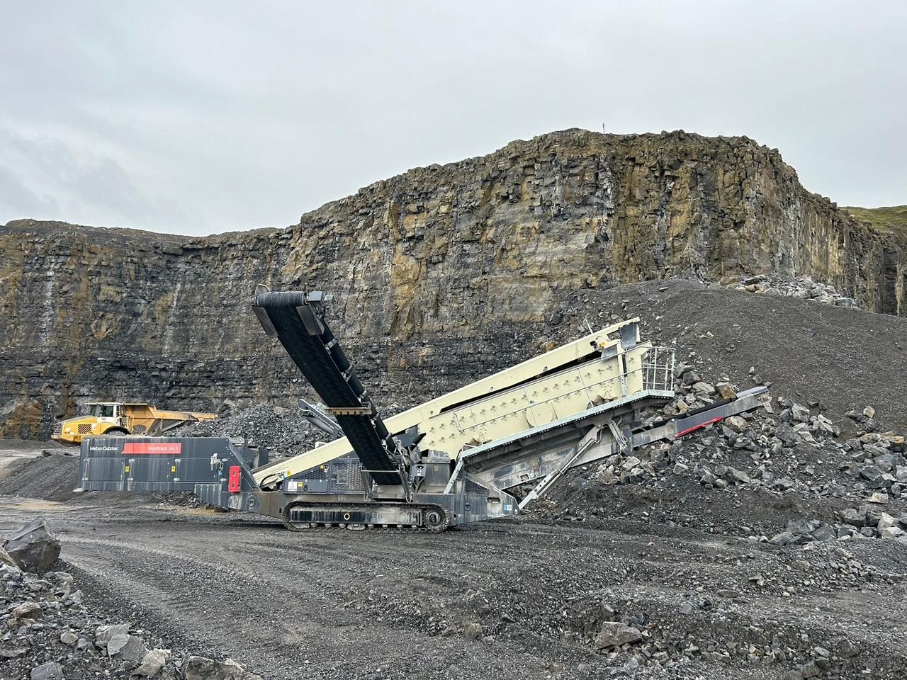 Metso S4.9 - Screener: picture 1 Metso S4.9 - Screener: picture 1